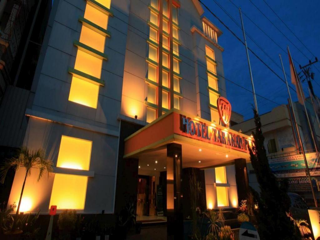 Hotel Tarakan Plaza Extérieur photo