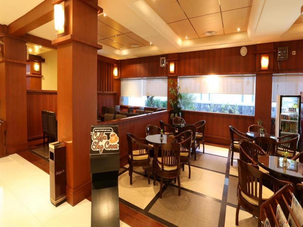 Hotel Tarakan Plaza Extérieur photo