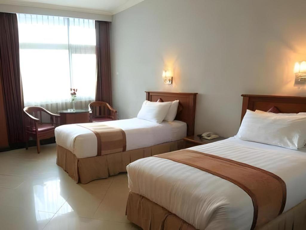 Hotel Tarakan Plaza Extérieur photo