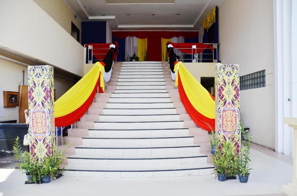 Hotel Tarakan Plaza Extérieur photo