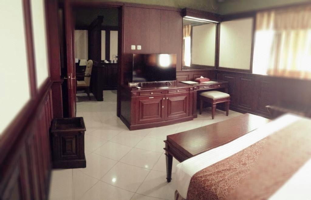 Hotel Tarakan Plaza Extérieur photo