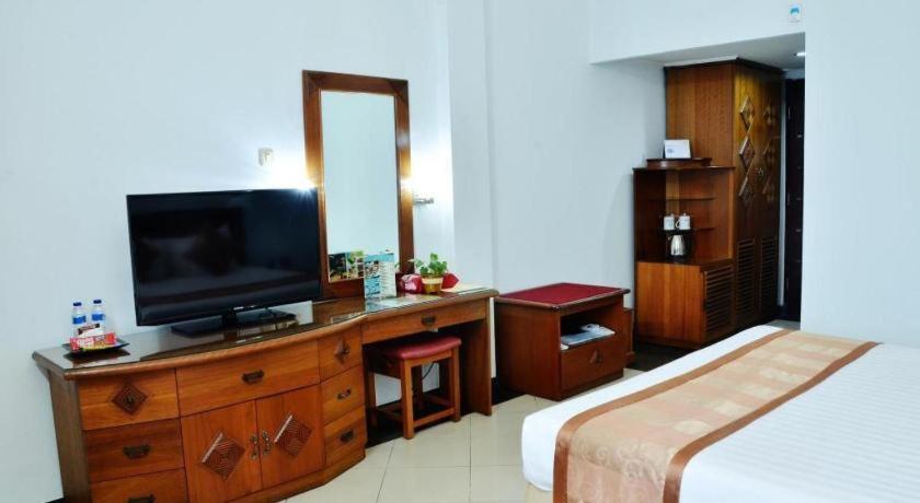 Hotel Tarakan Plaza Extérieur photo