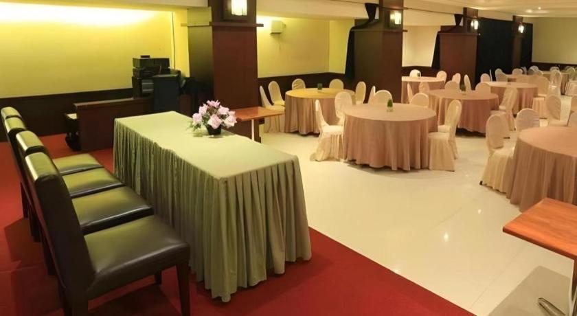 Hotel Tarakan Plaza Extérieur photo