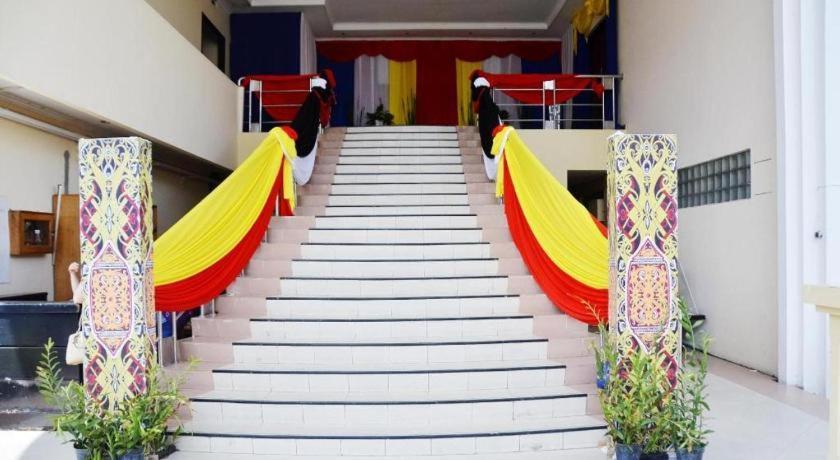 Hotel Tarakan Plaza Extérieur photo