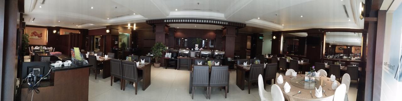 Hotel Tarakan Plaza Extérieur photo