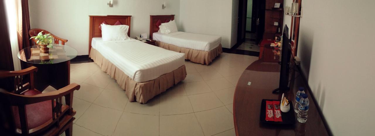 Hotel Tarakan Plaza Extérieur photo