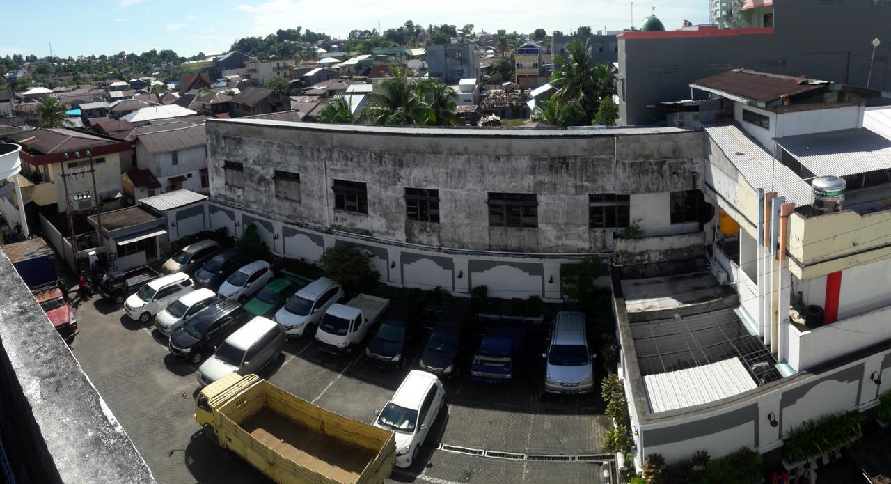 Hotel Tarakan Plaza Extérieur photo