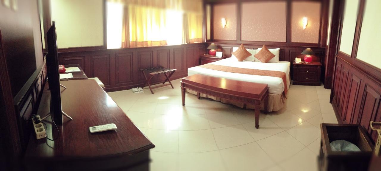 Hotel Tarakan Plaza Extérieur photo