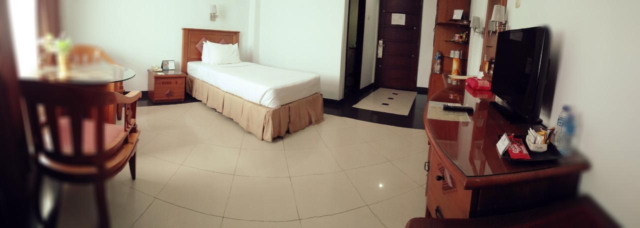 Hotel Tarakan Plaza Extérieur photo
