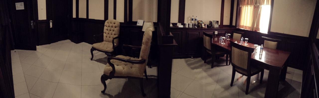 Hotel Tarakan Plaza Extérieur photo