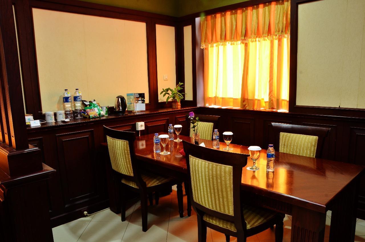 Hotel Tarakan Plaza Extérieur photo